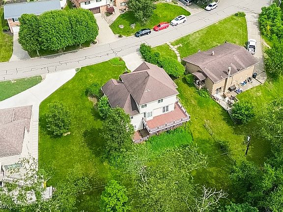 3rd image of 2949 Linda Way