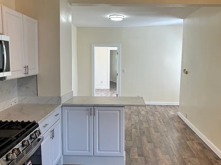 79 Glenwood Ave #2 — Photo 2