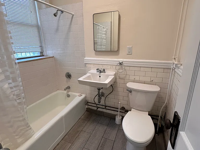 33 Park Dr #11 — Photo 8