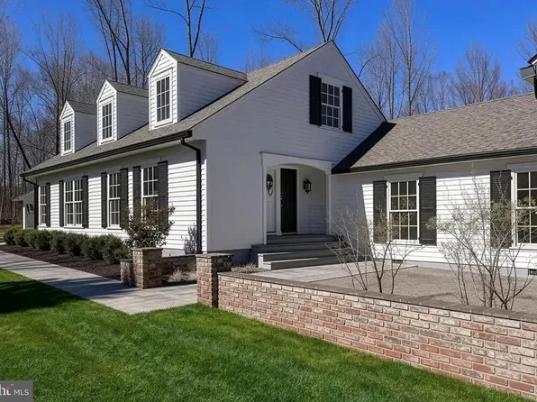 141 Fairway Dr, Princeton, NJ 08540