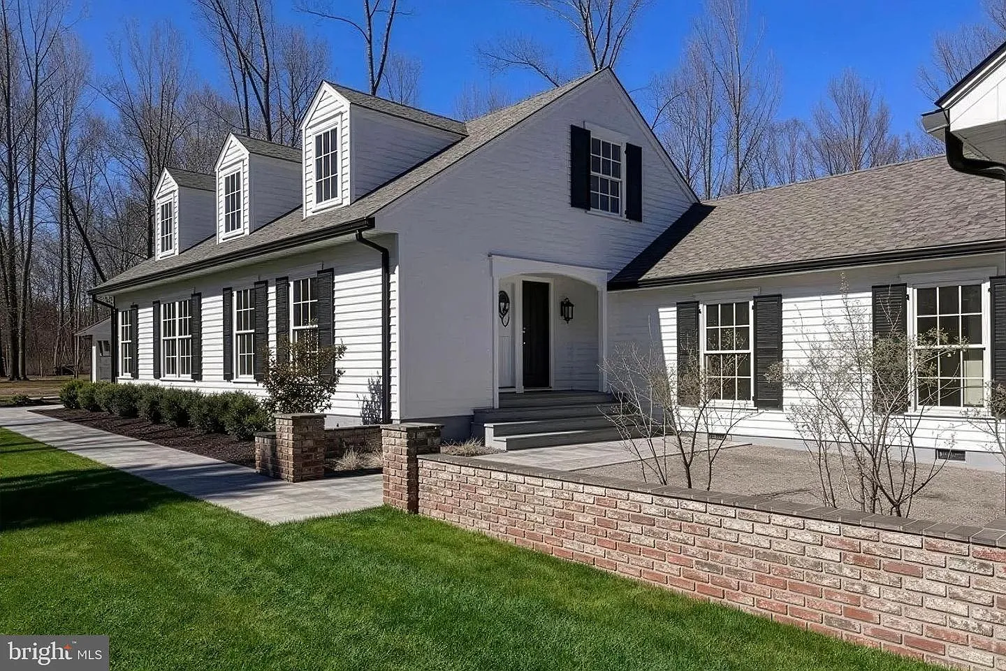 141 Fairway Dr photo 1