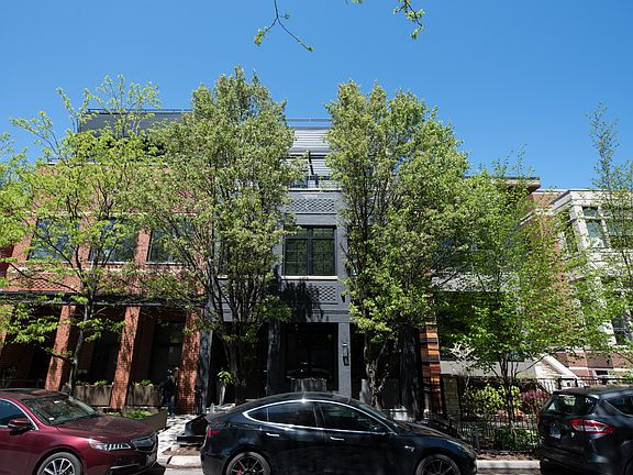 2nd image of 1246 W George St