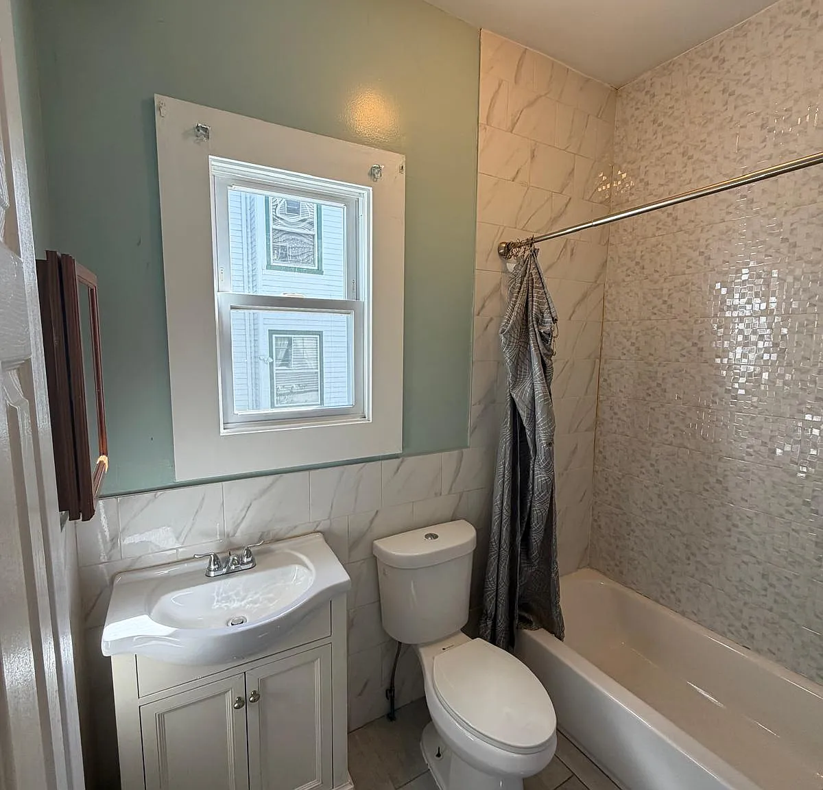 4 bed, $2,600 — Photo 4