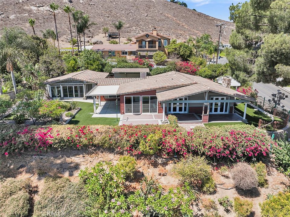 【匿名配送】HOUSES AND GARDENS IN CALIFORNIA 7291 Via Escalante, Riverside, CA 92509 | MLS #IV25199200