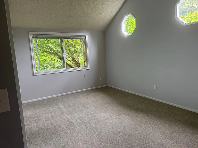 10620 NE 125th Pl — Photo 4