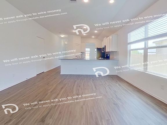 5th image of 220 Crystal Meadows Dr