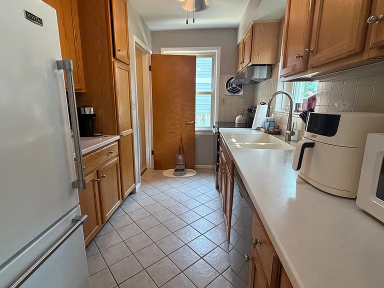 235 Nordica Ave — Photo 6