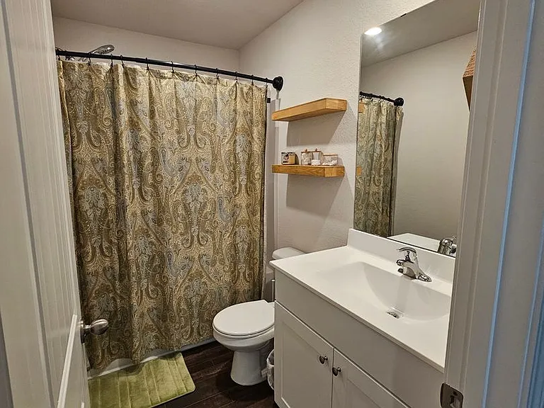 202 Chandler Ct — Photo 15