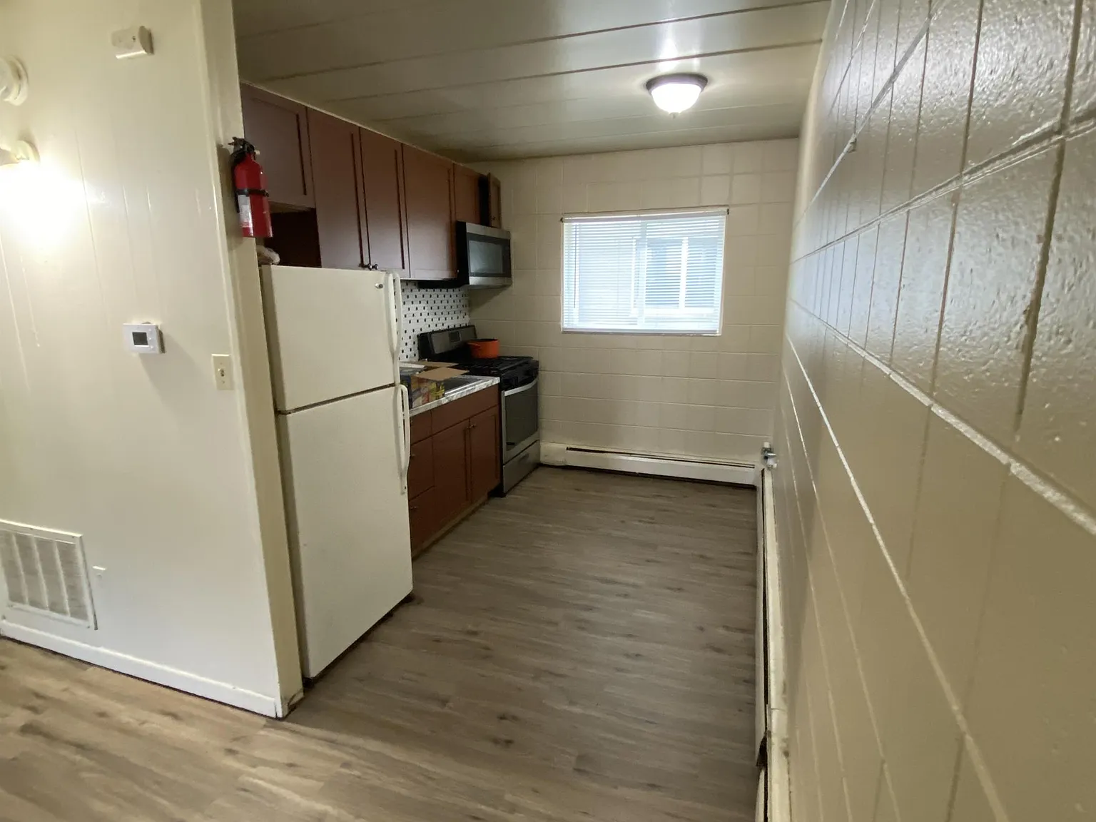 800 W Church St - Apt 10 — Photo 3