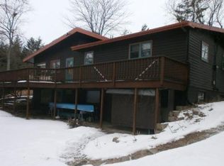 1918 N Sawyer Rd, Oconomowoc, WI 53066