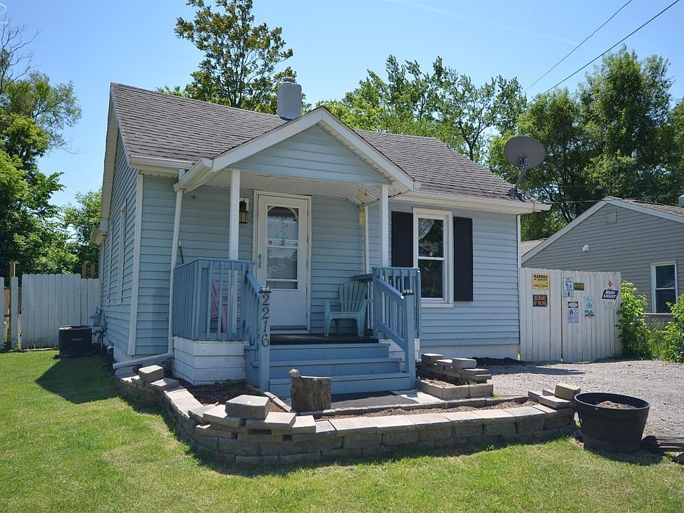 1st image of 2216 E McLean Ave