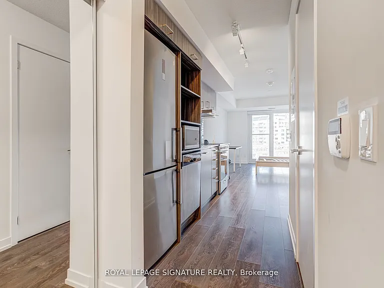 219 Dundas St E #810 — Photo 6