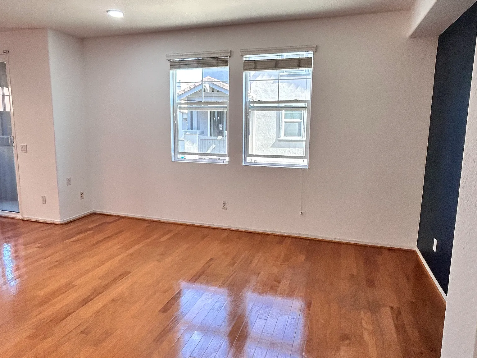 1 bed, 1.5 bath, 965 sqft, $2,995 — Photo 4