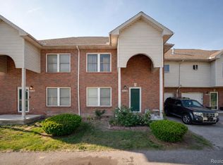 28136 Fortson Ln, Inkster, MI 48141