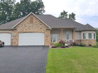 166 Jonquil Ln, Rochester, NY 14612