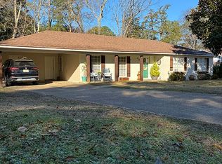 206 Parkway Dr, Livingston, AL 35470