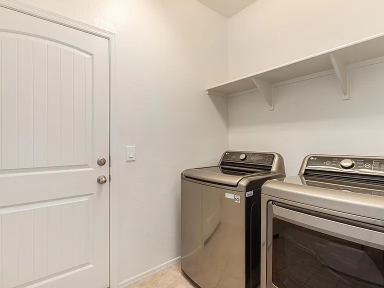 7503 S 12th Ave — Photo 21