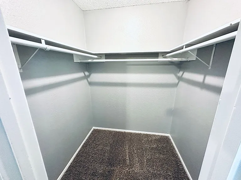 1318 Southport Dr — Photo 15