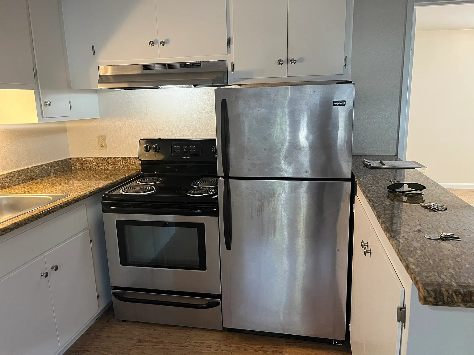 1 bed, 700 sqft, $1,700 — Photo 4