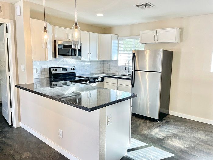 1st image of 3110 N 40th St APT 11