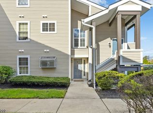 412 Tournament Dr UNIT 6, Union, NJ 07083