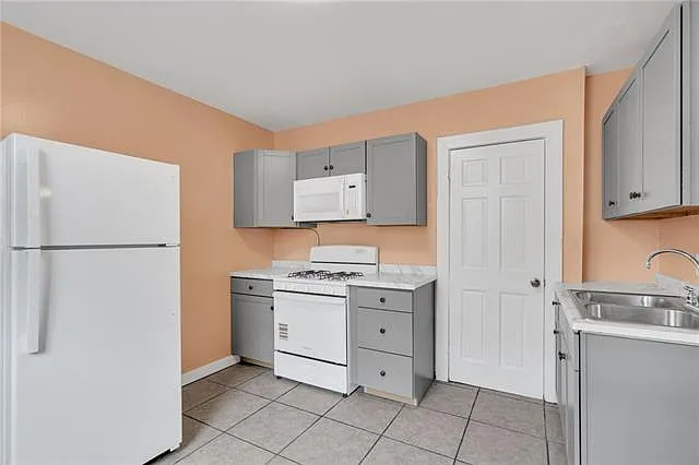 2428 Eagle St — Photo 10
