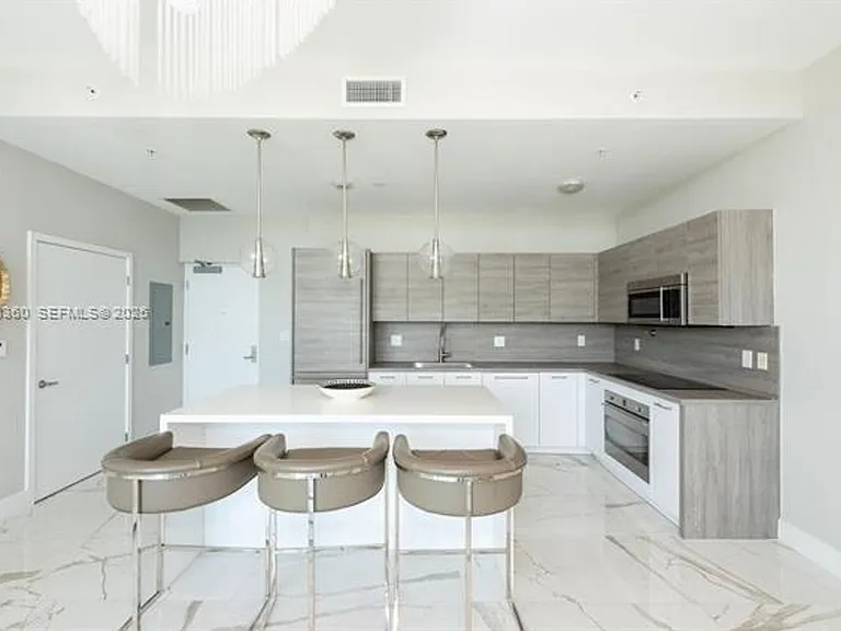400 Sunny Isles Blvd #CU-104 — Photo 1