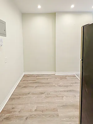 Rented by Space Real Estate | media 8
