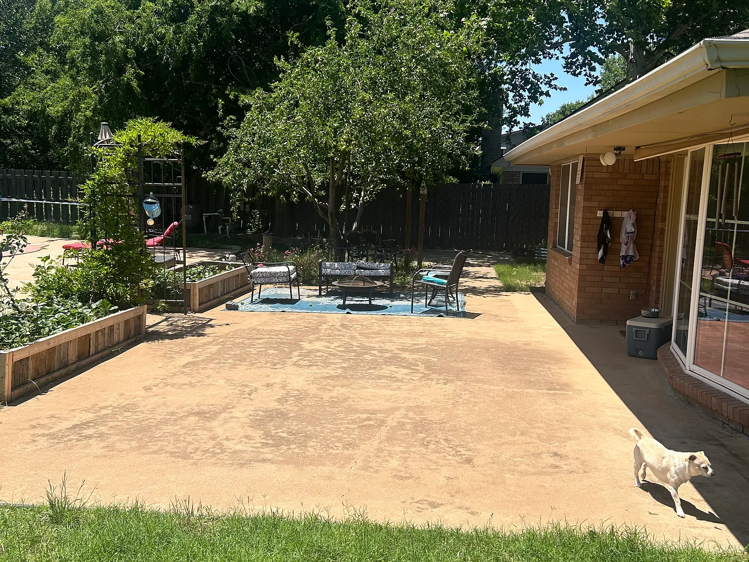 3 bed, 2100 sqft, $2,100 — Photo 2