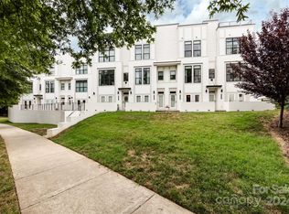 2335 Wesley Village Rd, Charlotte, NC 28208