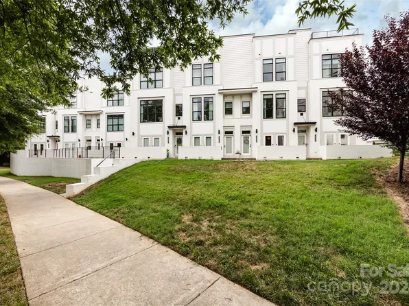 2335 Wesley Village Rd, Charlotte, NC 28208
