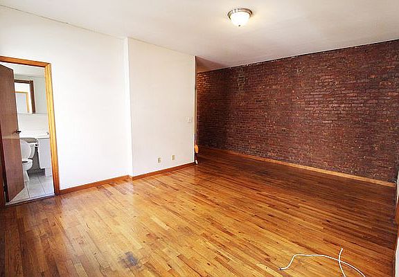 2nd image of 200 W 85th St APT 3c