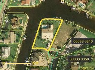 5203 Nautilus Dr, Cape Coral, FL 33904
