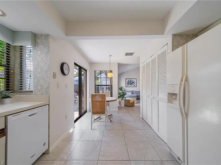 878 Meadowland Dr #G — Photo 7