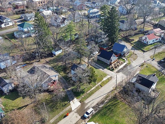 5th image of 12 Prospect St