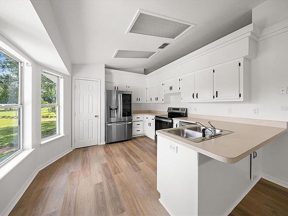 5th image of 2771 NE 66th St
