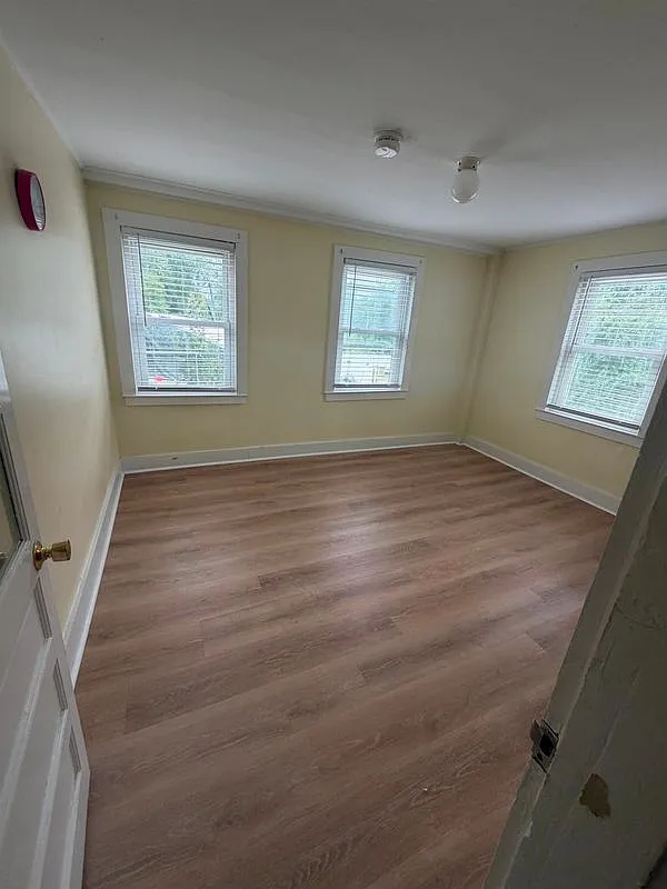 2 bed, 1.0 bath, 1100 sqft, $1,580 — Photo 2