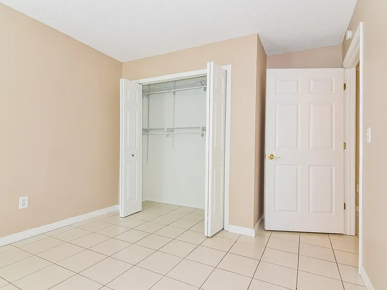 2526 Wrencrest Cir — Photo 13