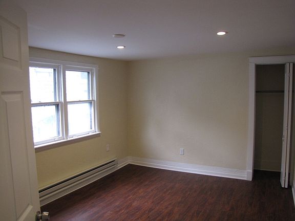 5th image of 328 Elmwood Ave APT 3