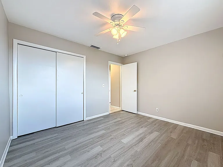 2502 Bay Blvd #6 — Photo 14