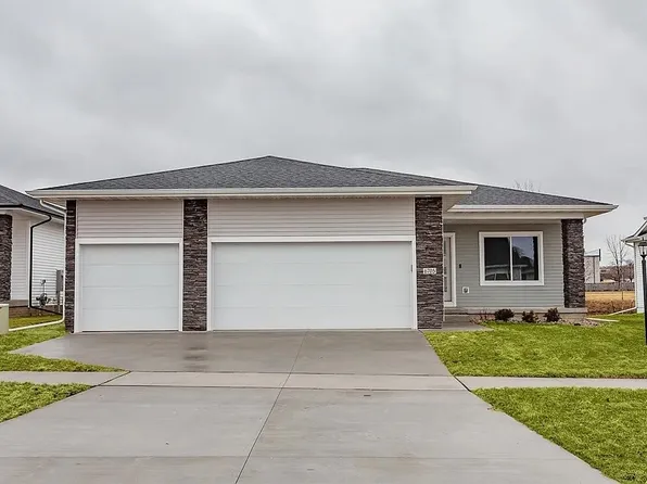 6705 NE 12th Ct, Des Moines, IA 50313
