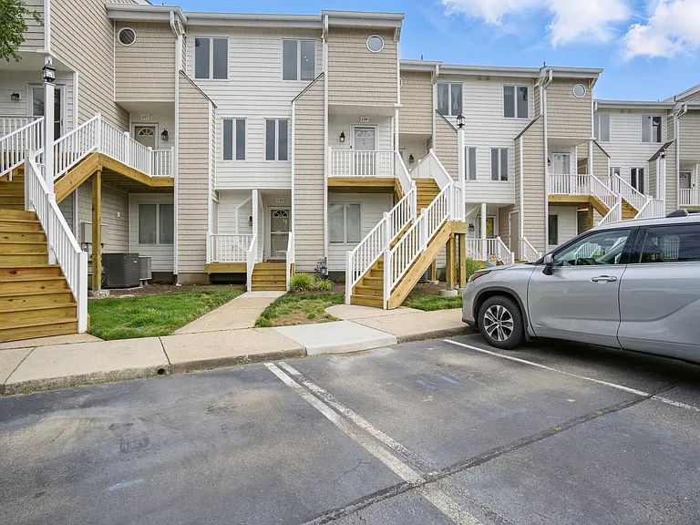 100 Pinewood Rd #128 — Photo 48