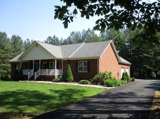 12 Henderson Rd, New Canton, VA 23123