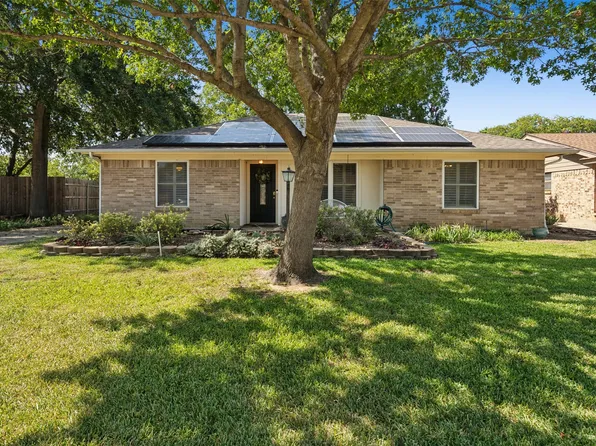 2505 Shady Grove Dr, Bedford, TX 76021