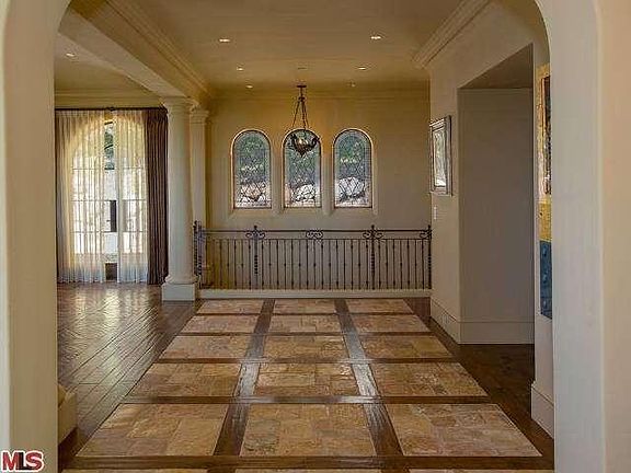 3rd image of 843 Park Hill Ln