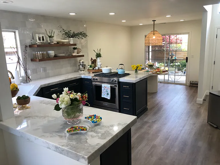 1721 Lakeshore Dr — Photo 7