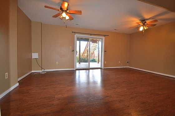 3rd image of 209 Heritage Ct