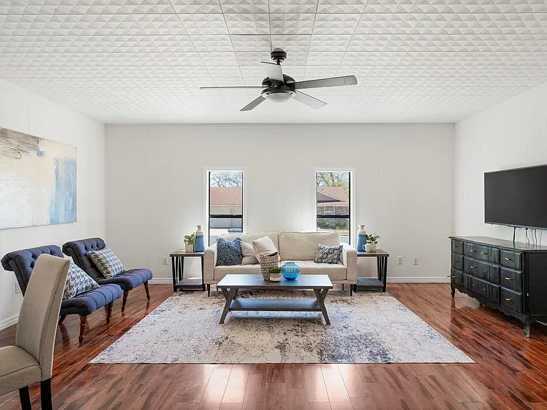 13004 Esplanade St — Photo 6