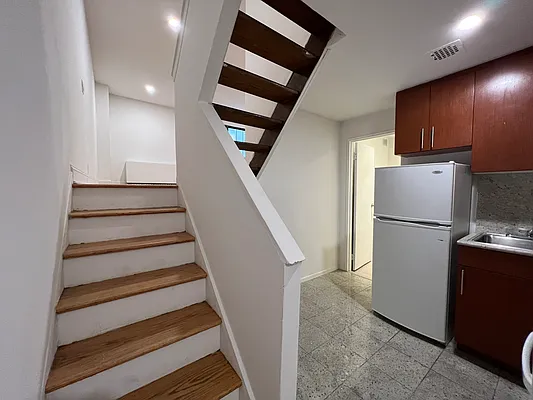 Rented by AZ REALTY NYC LLC | media 8