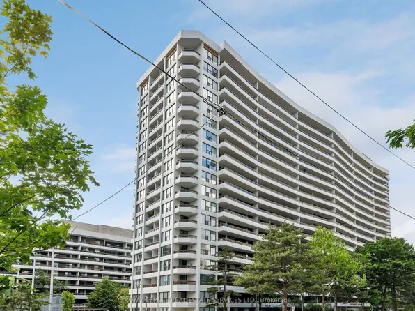 100 Quebec Ave #401, Toronto, ON M6P 4B8